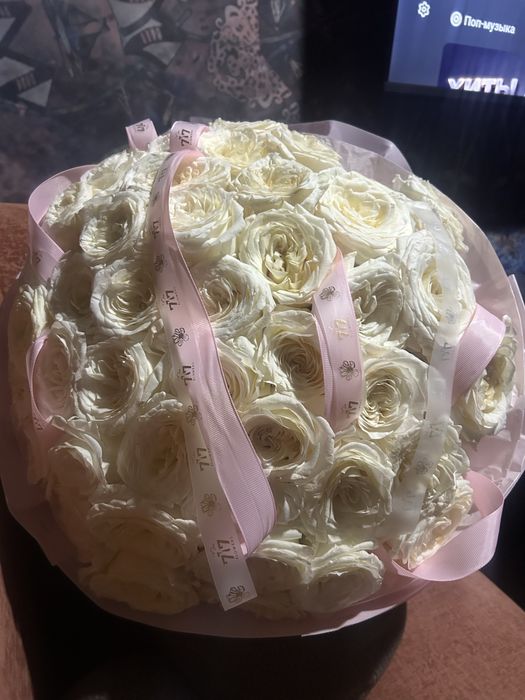 букет из белых роз