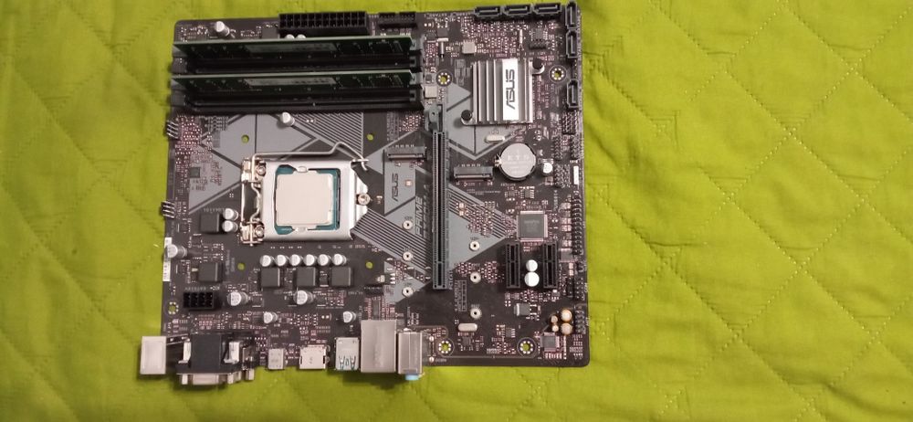 Asus B360M-A, Intel i5-8500, HyperX Fury 8GB DDR4 2666Mhz