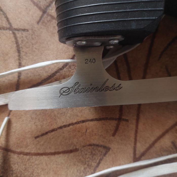 Продам коньки женские 38 р