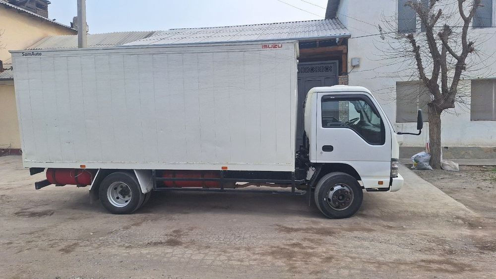 Исузи 2010 пробег  887 652 холати яахши ишлаб турман мошина