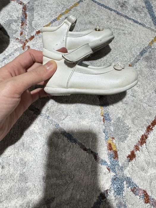 Продам сандали для девочки