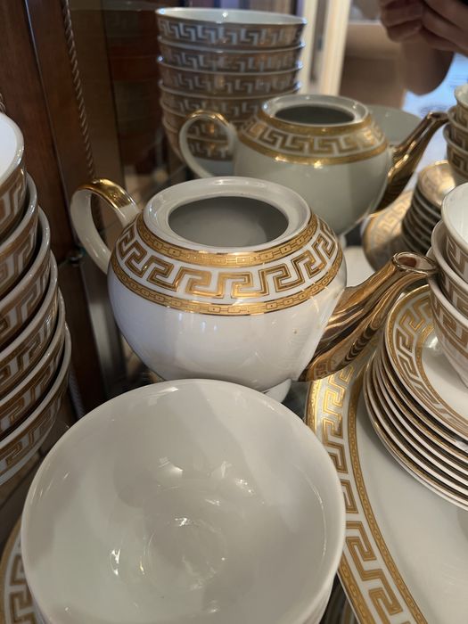 Посуда версаче на 8 человек