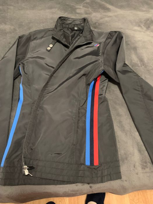 Продавам оригинално яке на BMW, размер S