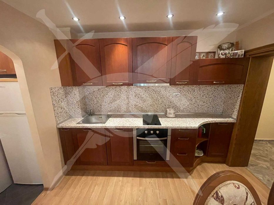Продава се Тристаен апартамент в Бургас, Център - 110 кв.м за 2273 €/кв.м - Снимка #4