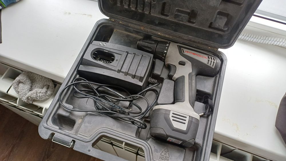 Шуруповерт аккумуляторный