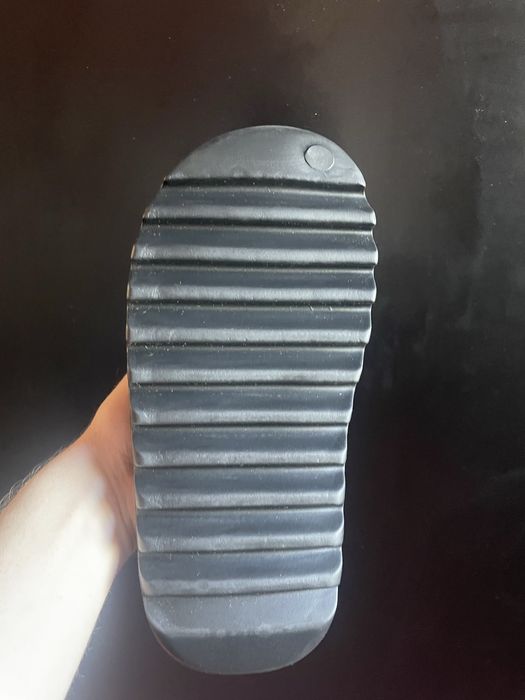 Papuci Yeezy Slides