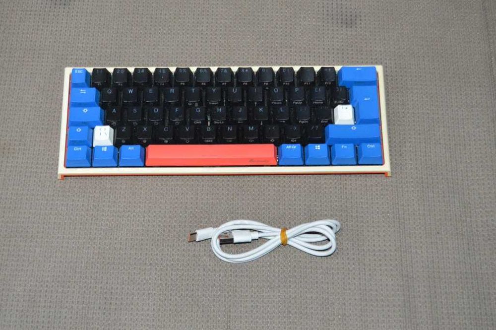 Tastatură Mecanică Gaming Ducky One 2 Mini (Format 60%, Switch-uri Cherry MX Blue, RGB, Cablu USB-C)