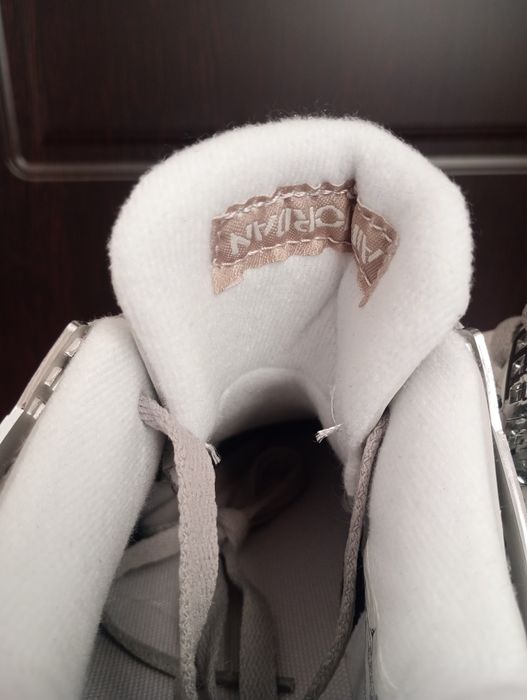 Jordan 4 Frozen Moments