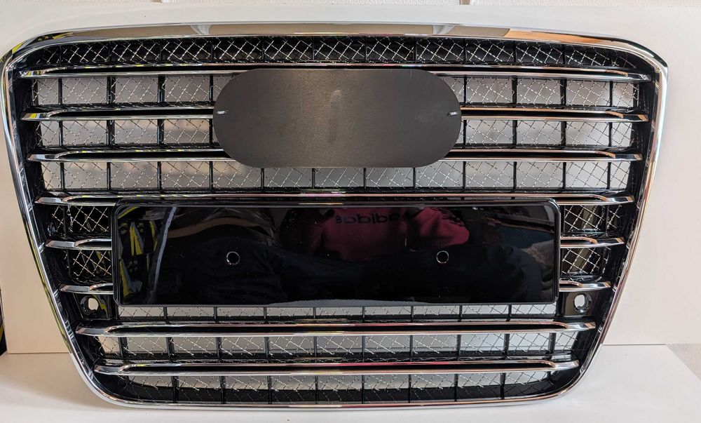 Решетка Ауди А8 Д4 Черна Хром W12 Стил Нова Audi A8 D4 Хромирана