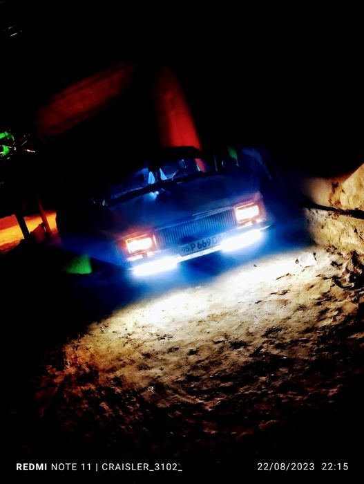 Gaz volga 3102 sotiladi