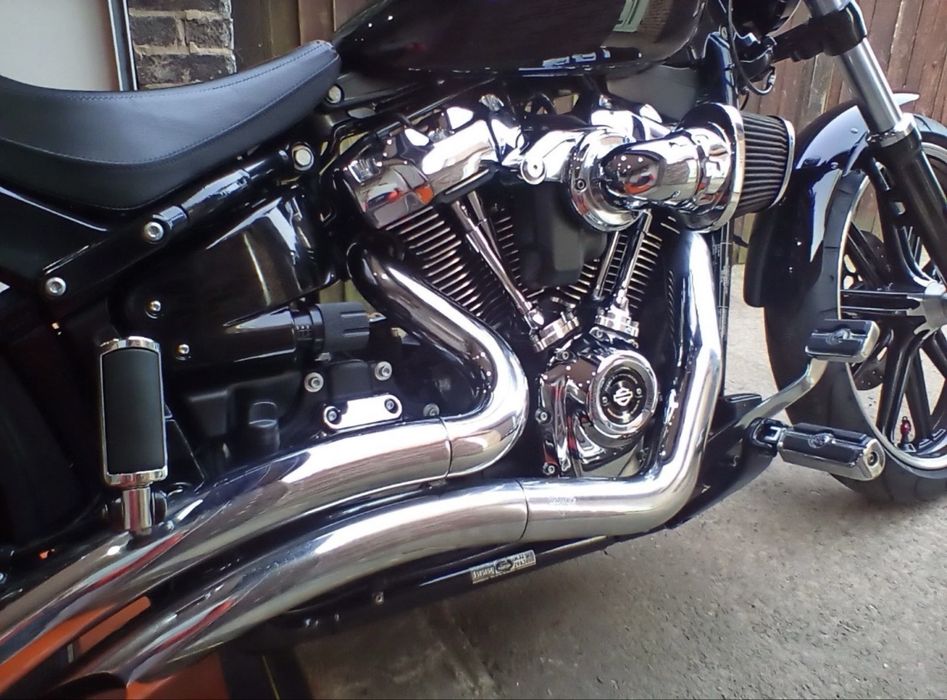vance&hines breakout M8