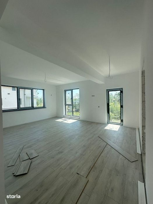 Vanzare Vila Individuala/Cristalului/5 camere id nr 54