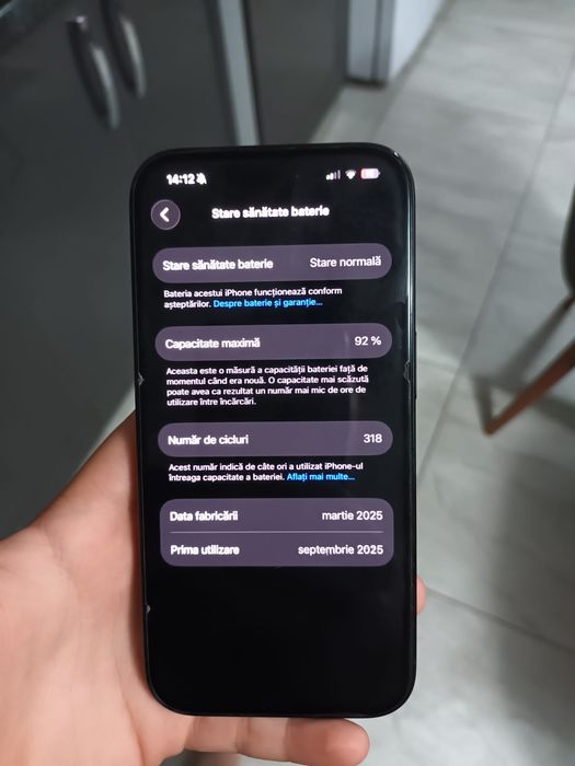 Vând urgent Iphone 16 128GB ușor negociabil