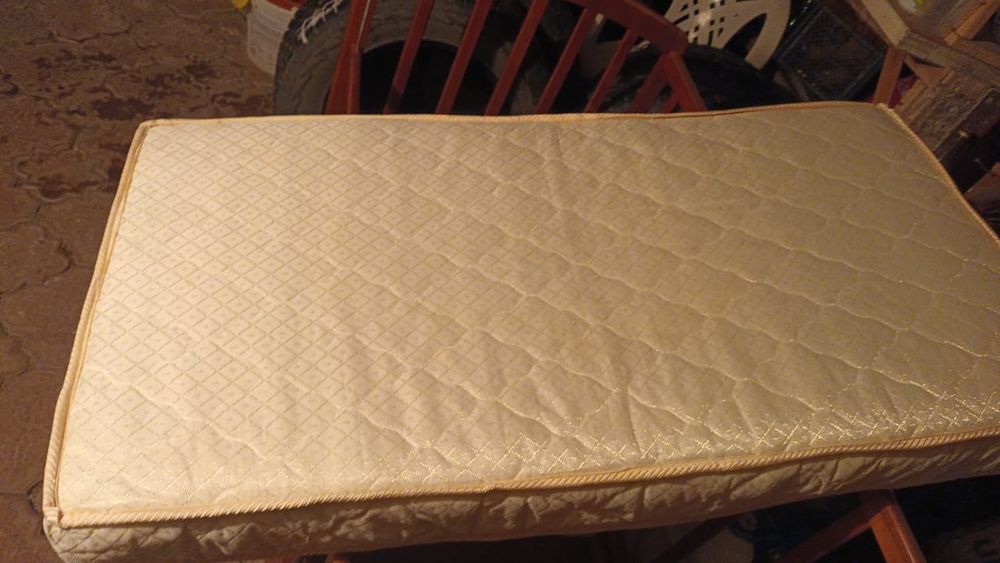 Детская кровать с маятником