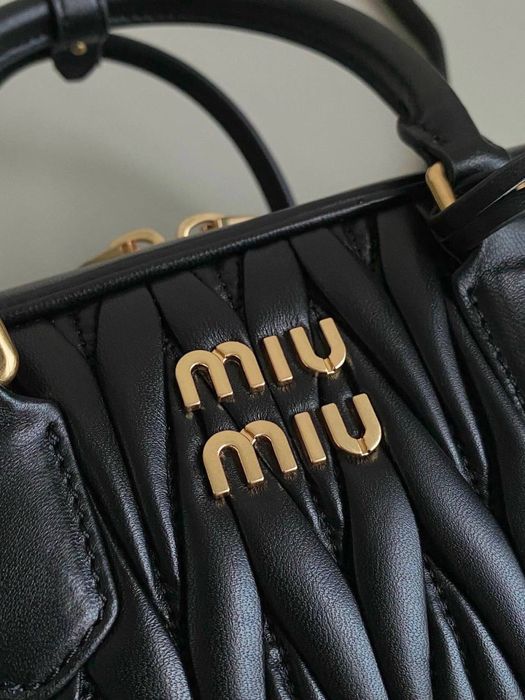 Geanta Miu Miu Medium