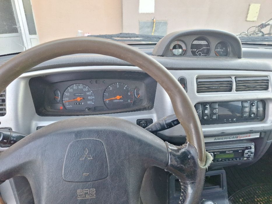Jeep Mitsubishi l200