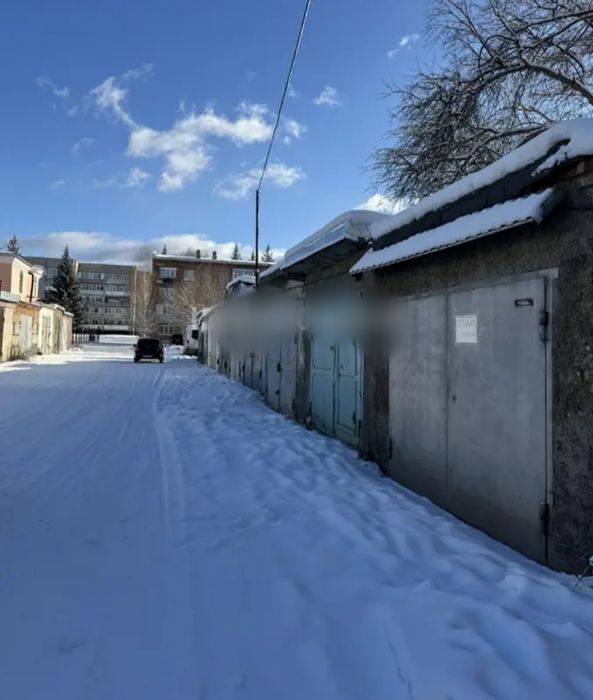 Продам гараж в центре.
