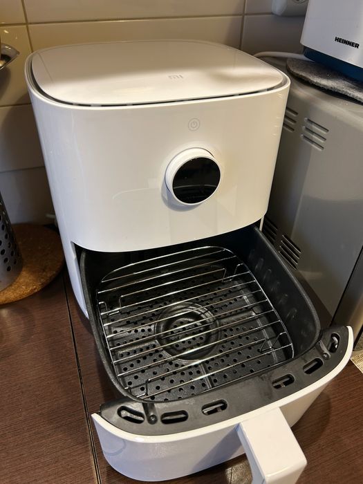 Airfryer 3.5L, alb, 1500W cu 8 programe - garantie inclusa