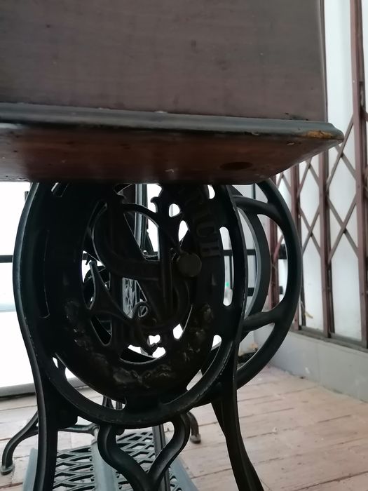 Mașină de cusut Singer