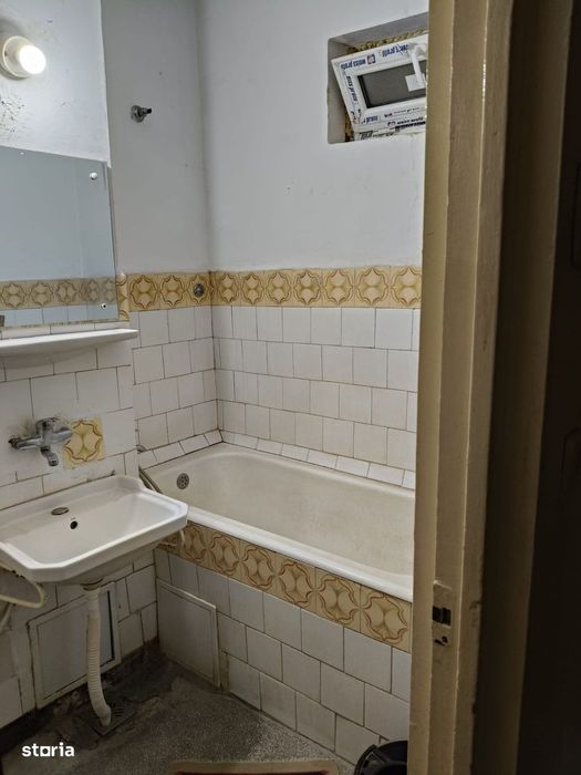 Vând apartament 3 camere zona Spiru Haret județul Buzău — fotografia 3