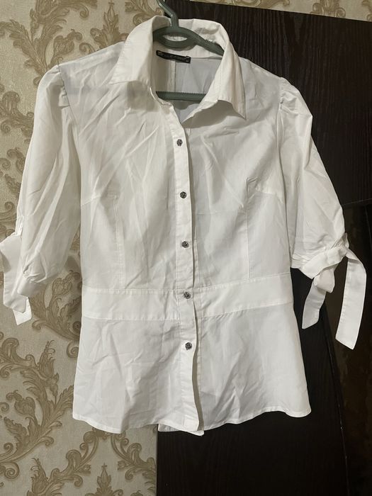 Рубашки и блузки разные в отличном состоянии