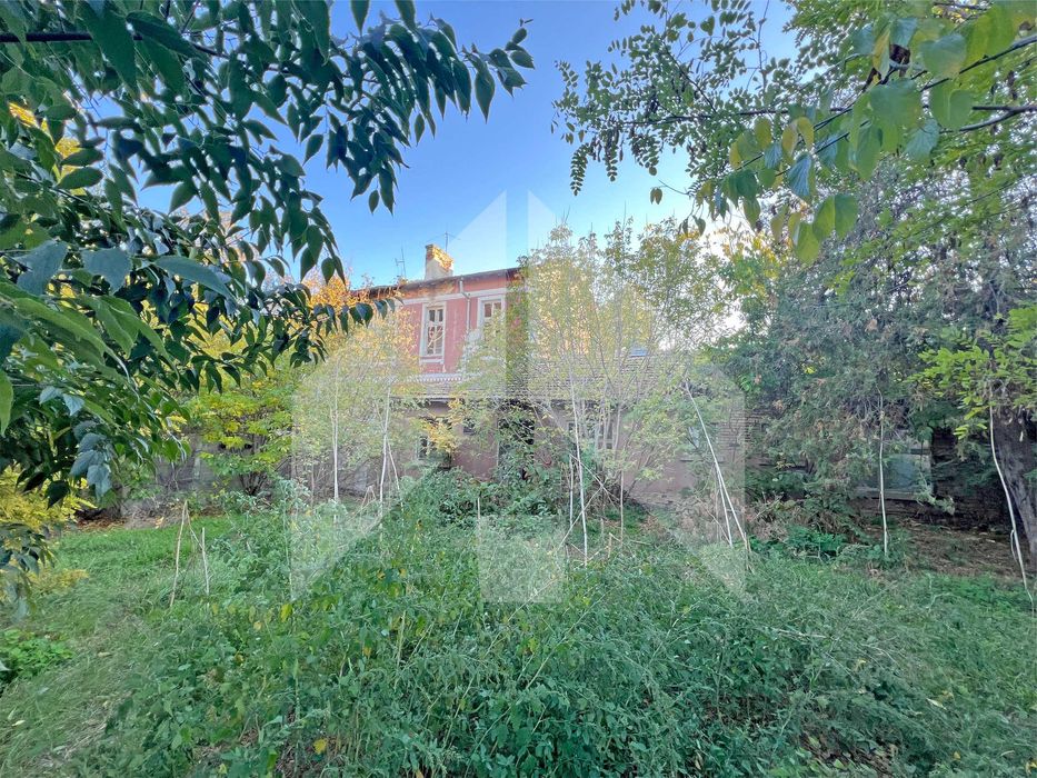 За продажба атрактивен ПАРЦЕЛ в ТОП ЦЕНТЪР - 2,4 ДКА, гр. Нови пазар.