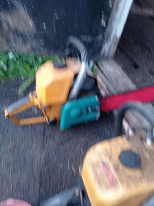 Продам две пилы.