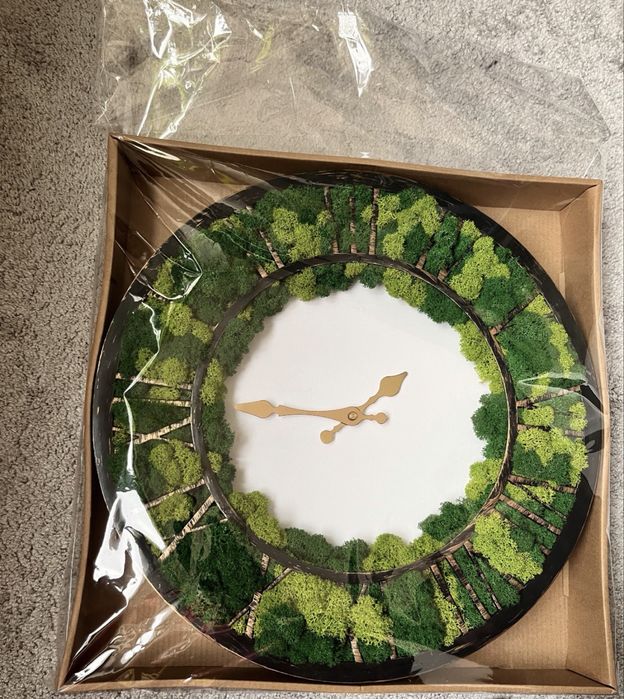 Ceas decorativ cu licheni