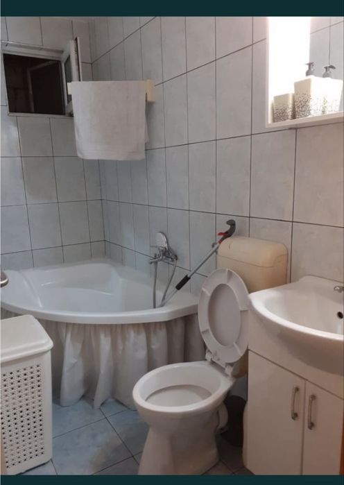 Inchiriez apartament