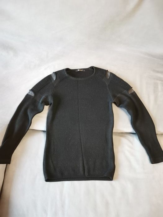 5бр Блузи, 2бр суитчъра, 1 комплект анцуг