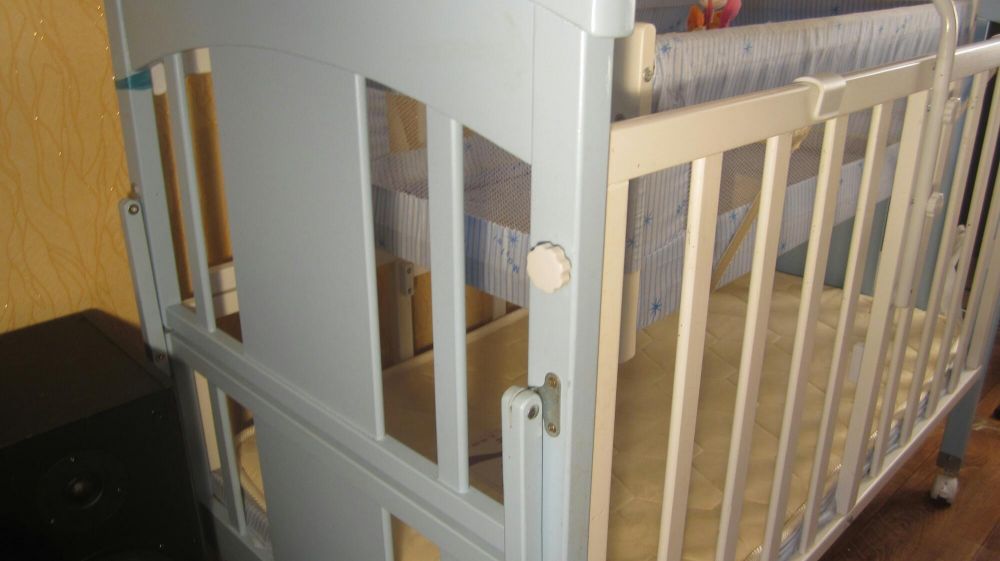 Детская кроватка