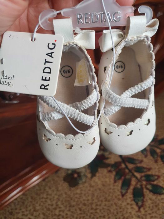 Боди и туфелька для принцессы от бренда H&M