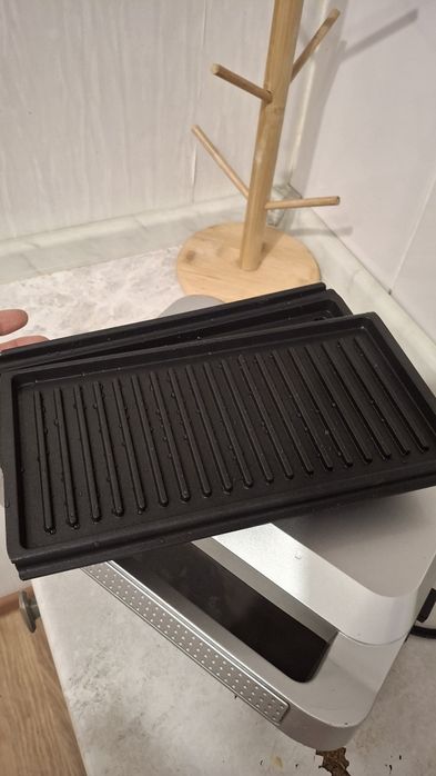 Продам вафельницу braun