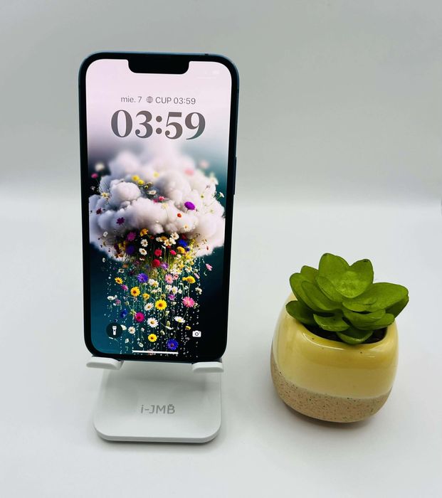 Vând/Schimb 13 Blue 128 GB impecabil 100 baterie din fabrica