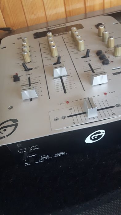 Gemini миксер, пулт за тонколони