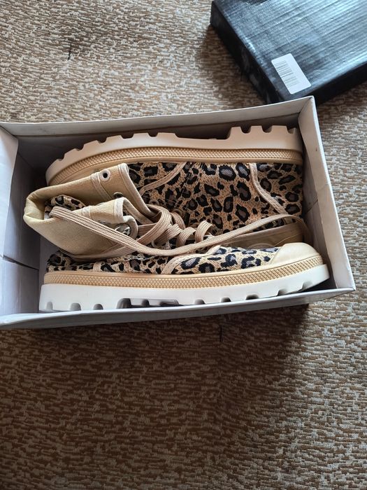 Ghete noi cu imprimeu animal print