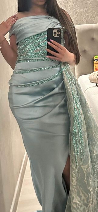 Официални рокли!!!