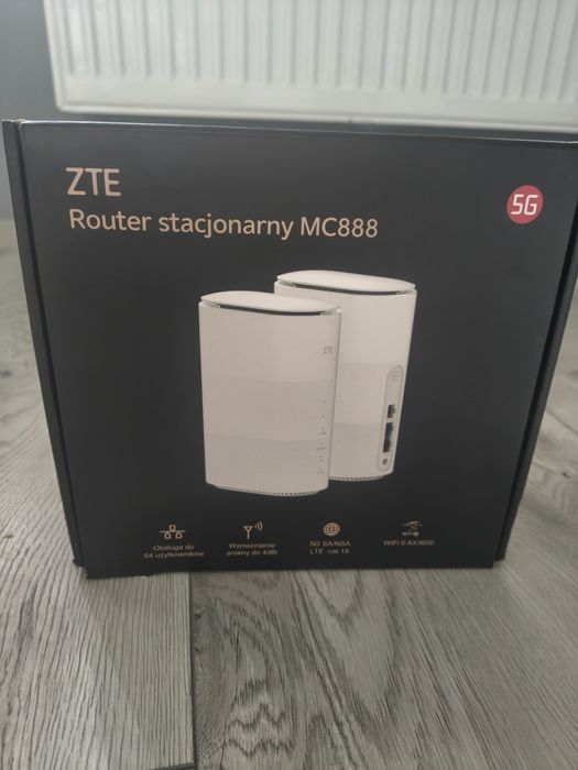 De vânzare router ZTE MC888 5G/LTE liber de rețea, la cutie, cu accesoriile incluse.