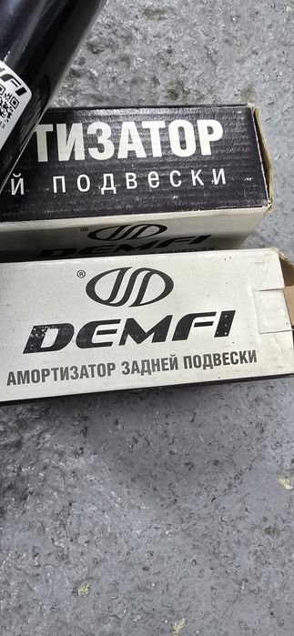 Продам амортизатор на весту кросс