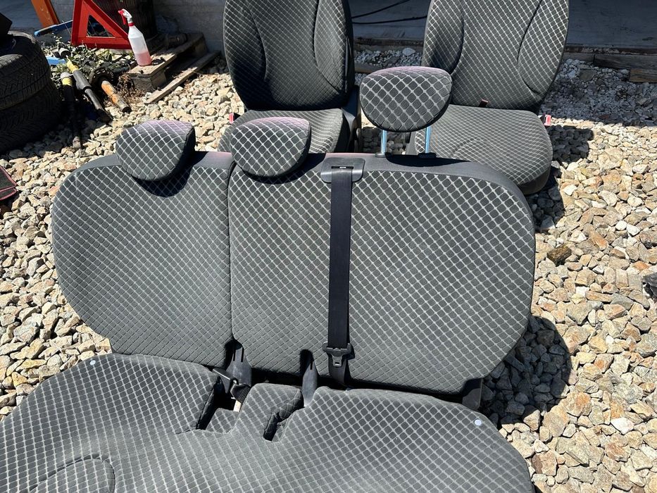 Седалки за Нисан микра