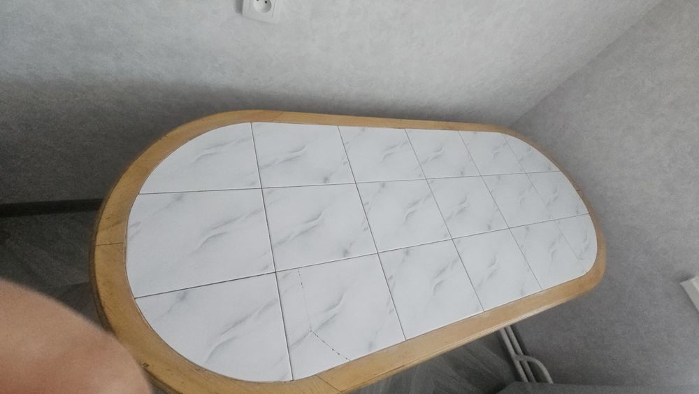 Продам стол кухонный