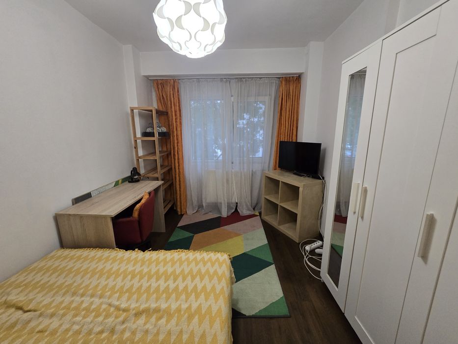 Proprietar,Apartament 3 camere mobilat+parcare la 150 m Parc  Sebastian