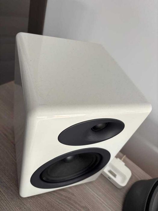 Boxe Albe Audioengine model 5