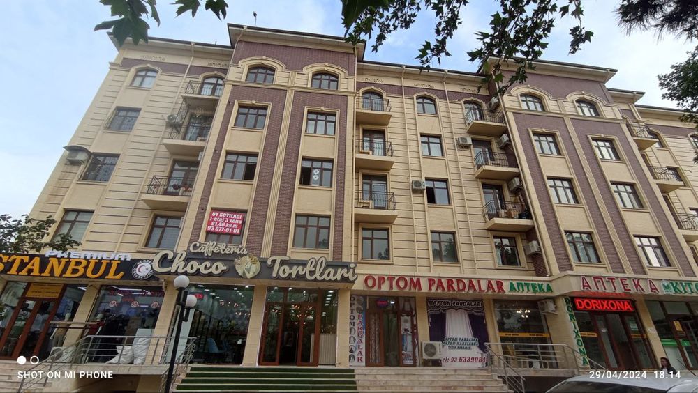 Uy sotiladi Azizbek restoran oldida