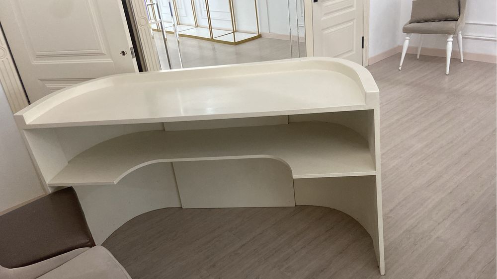 Мебели для магазина одежды