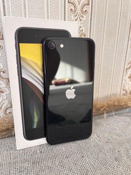 Продается Iphone ce 2020