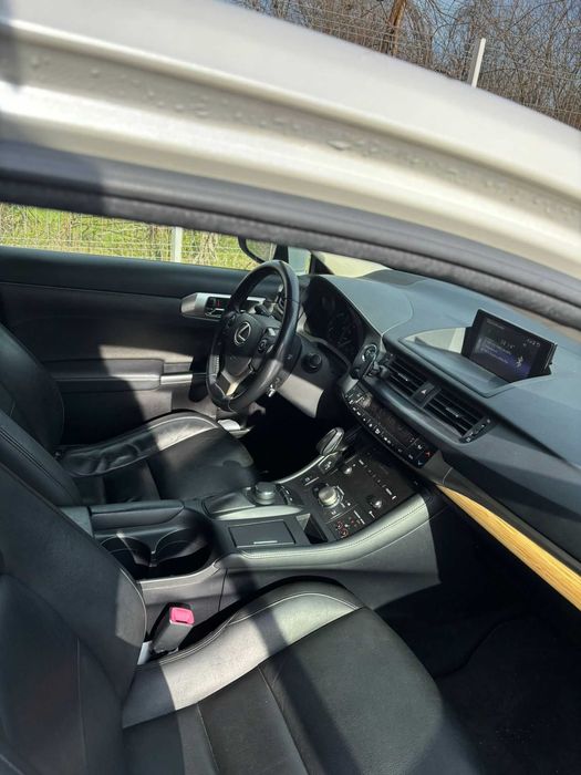 Lexus CT200H Alb Perlat