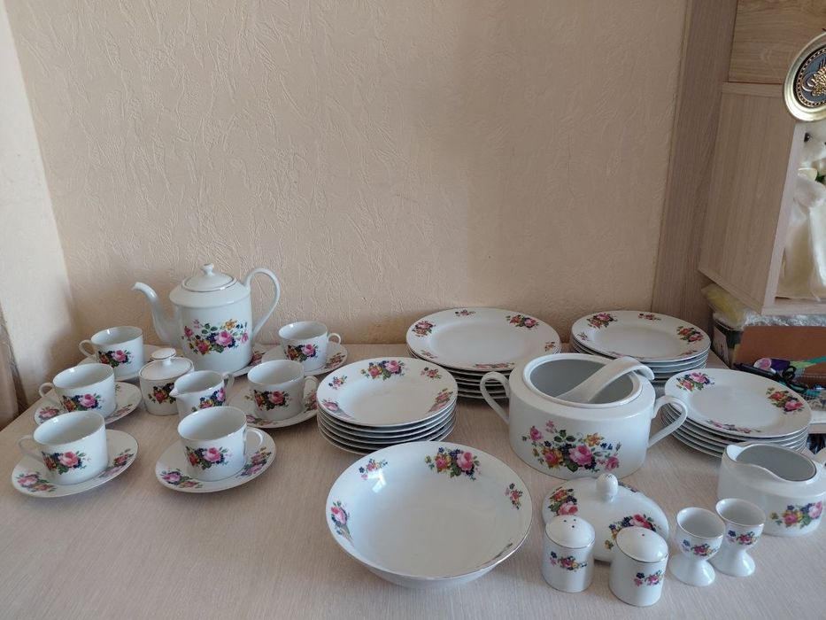 Продам столовый сервиз+чайный сервиз