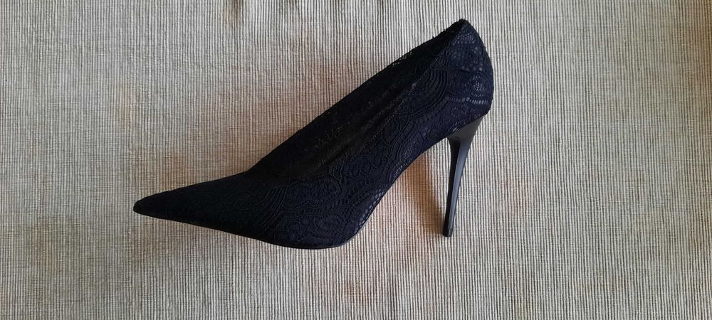 Обувки Зара -Нови