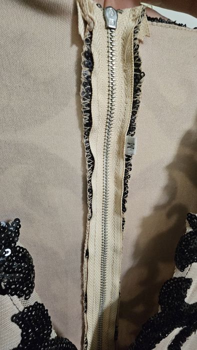 Стилна рокля с паети